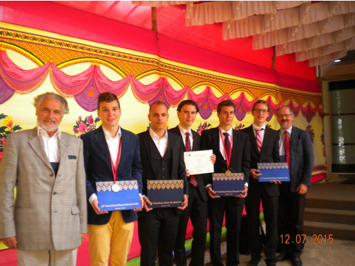 ipho2015 04